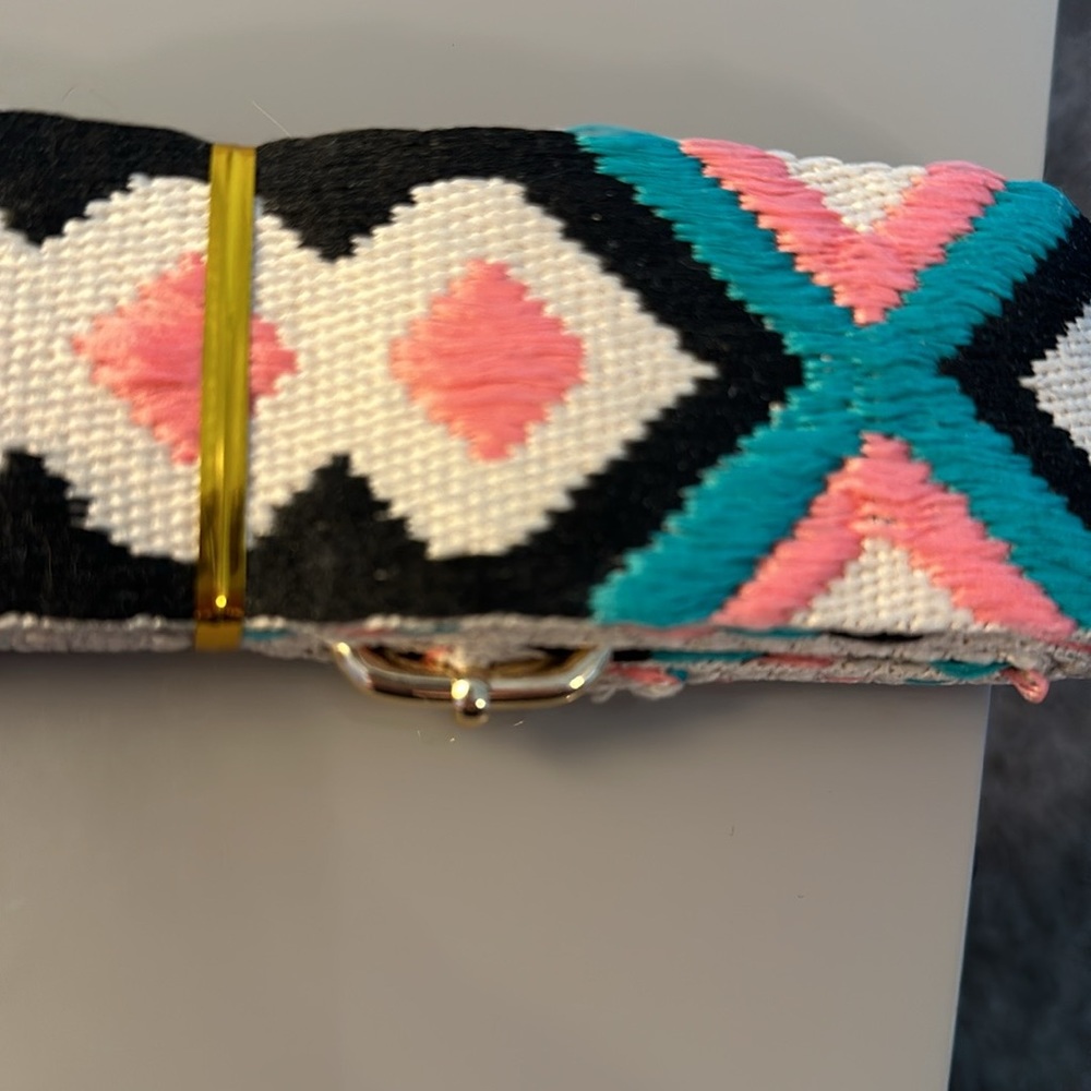NWOT Teal,black,cream and pink guitar strap